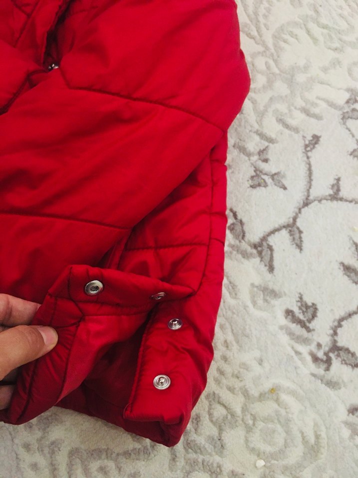 Kız Çocuk Kırmızı Kapüşonlu Kürklü Mont - Görsel 3