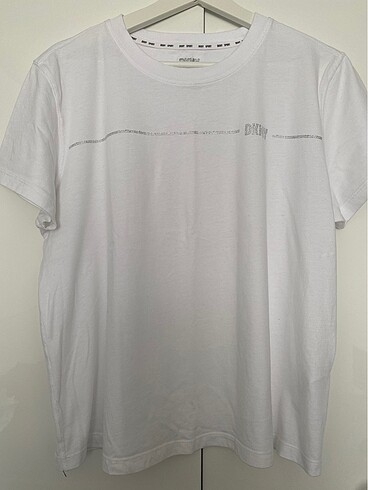 DKNY TSHIRT