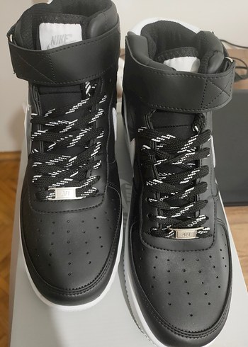 Siyah beyaz Nike Air Bot - Görsel 5