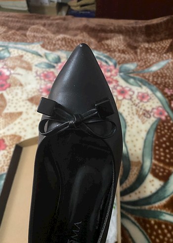 Siyah Fiyonk Detaylı Topuklu Ayakkabı - Görsel 5