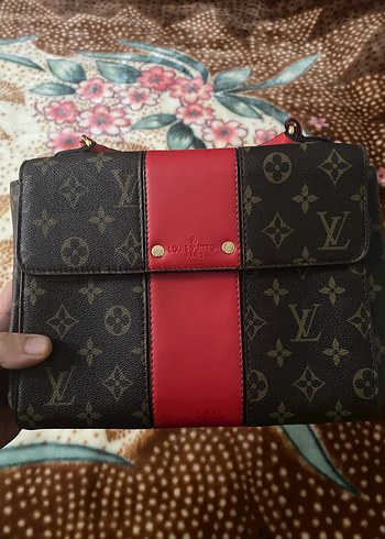 Kırmızı Deri Tokalı Kadın Çanta - Görsel 2