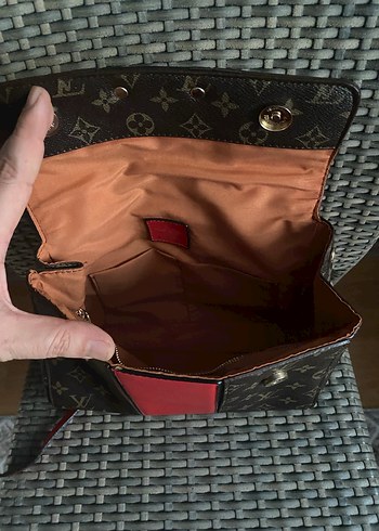 Kırmızı Deri Tokalı Kadın Çanta - Görsel 5