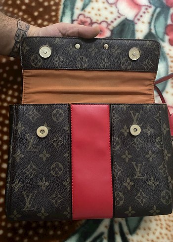 Kırmızı Deri Tokalı Kadın Çanta - Görsel 4