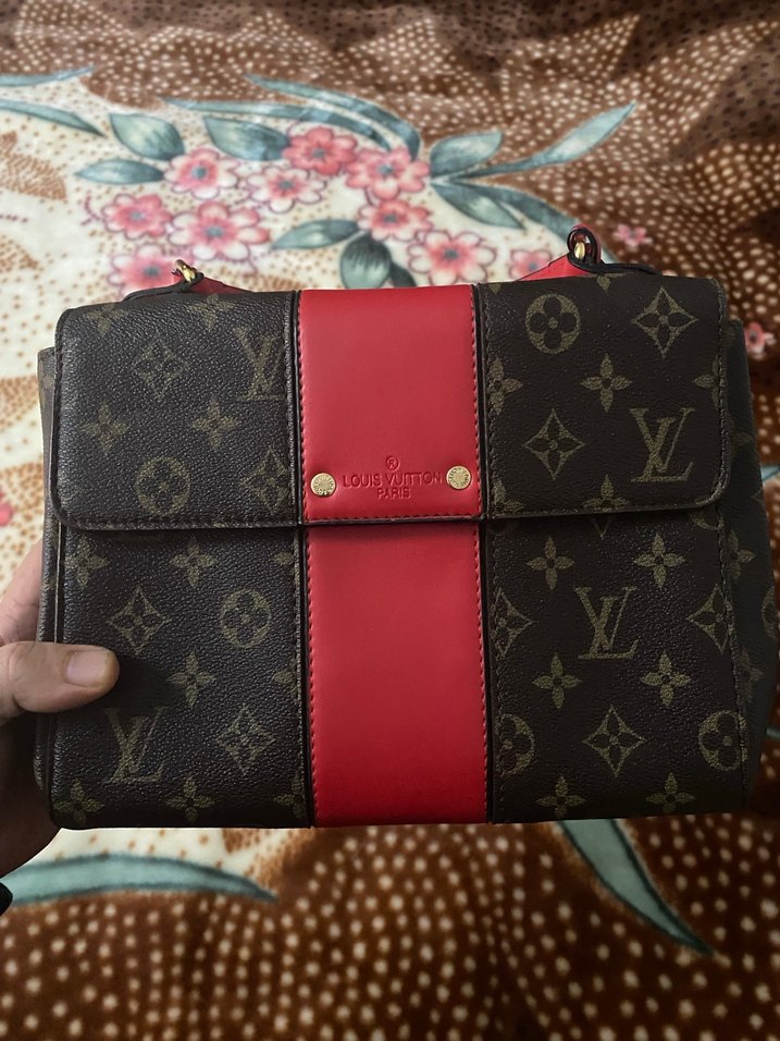 Kırmızı Deri Tokalı Kadın Çanta - Görsel 2