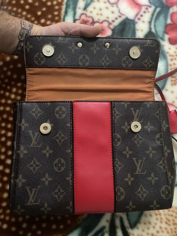 Kırmızı Deri Tokalı Kadın Çanta - Görsel 4