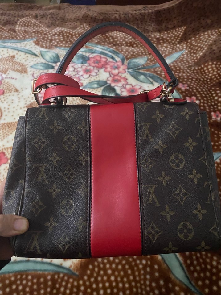 Kırmızı Deri Tokalı Kadın Çanta - Görsel 3