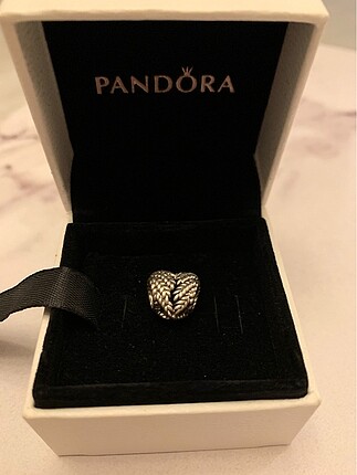 Pandora kalp charm