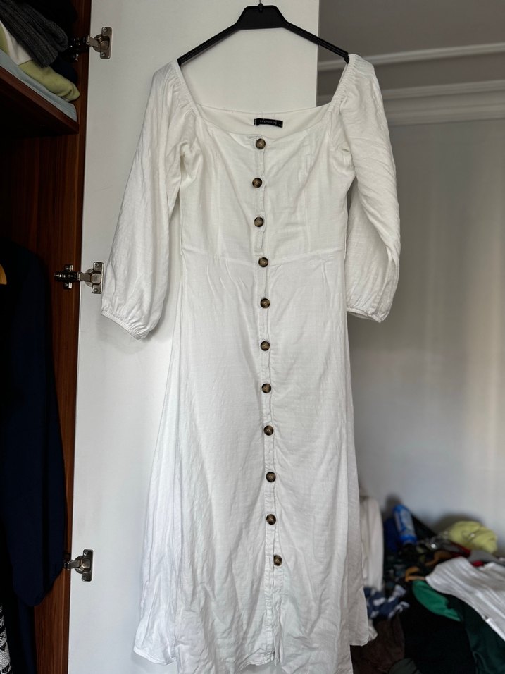 Düğmeli Beyaz Uzun Keten Elbise - Görsel 2