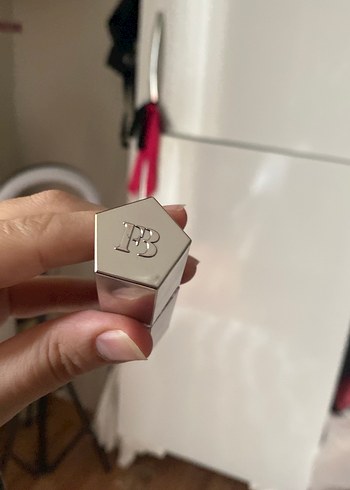 Fenty Beauty Dudak Parlatıcısı Riri - Görsel 4