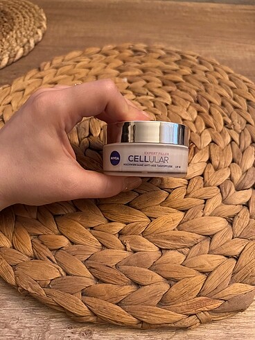 Nivea cellular expert filler yogun yaslanma karsiti