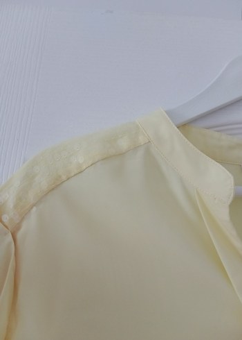 Sarı Kolsuz Kadın Bluz - Görsel 2