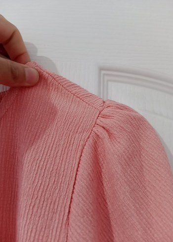 Pembe Kısa Kollu Pliseli Kadın Bluz - Görsel 2