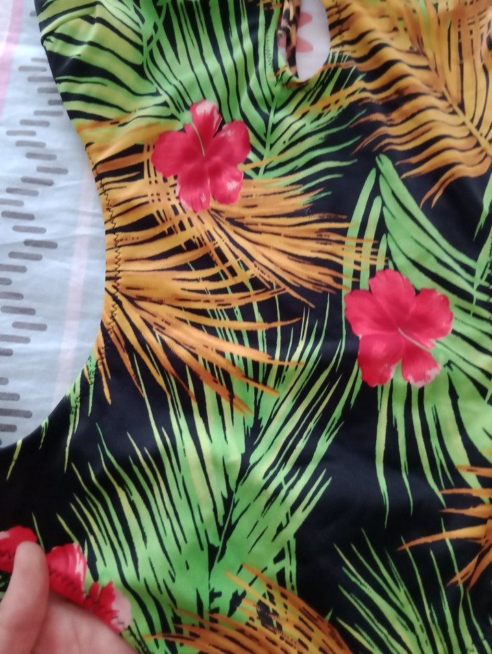 Çok Renkli Tropikal Desenli Kadın Mayo - Görsel 3