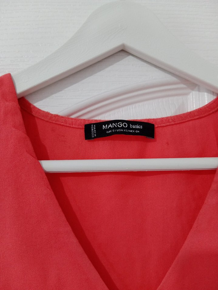 Kırmızı Kolsuz V Yaka Keten Bluz - Görsel 2