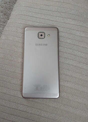 Samsung Galaxy j7 max