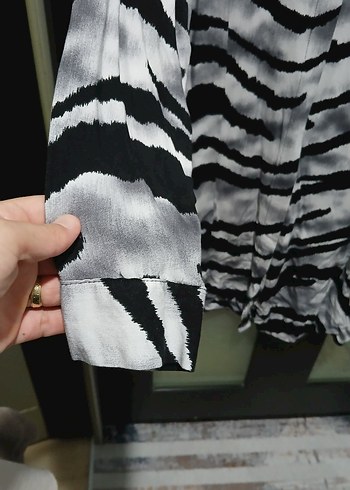 Dilvin Zebra Desenli Gri Uzun Kollu Gömlek