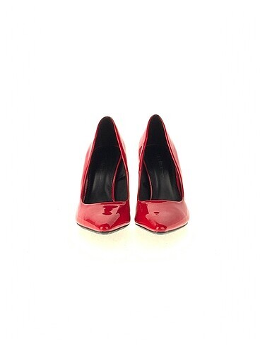 35 Beden Bershka Stiletto %70 İndirimli.