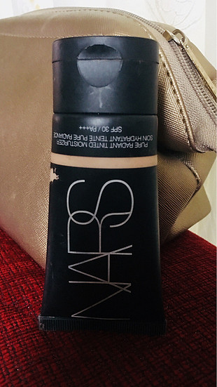 Nars renkli nemlendirici
