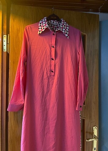 Pembe tunik