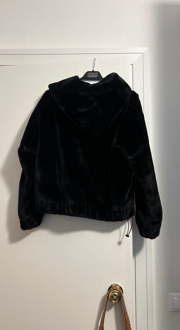 Siyah Kapüşonlu cepli Peluş Kadın astarlı  üst - Görsel 2