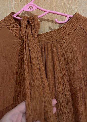 40 Beden Trendyol modest kahverengi düz eteği fırfırlı kemerli elbise