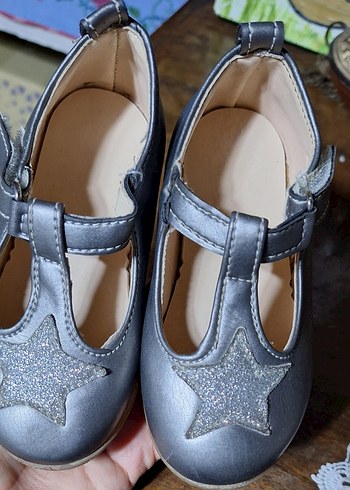 Kız Çocuk Gri Tokalı Babet Ayakkabı - Görsel 2