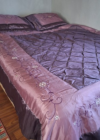 İşlemeli Parlak Mor Yatak Örtüsü - Görsel 4