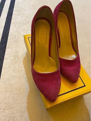 Fuşya stiletto