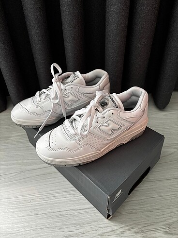 Orijinal sıfır ve faturalı New Balance 550