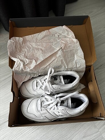 40 Beden Orijinal sıfır ve faturalı New Balance 550