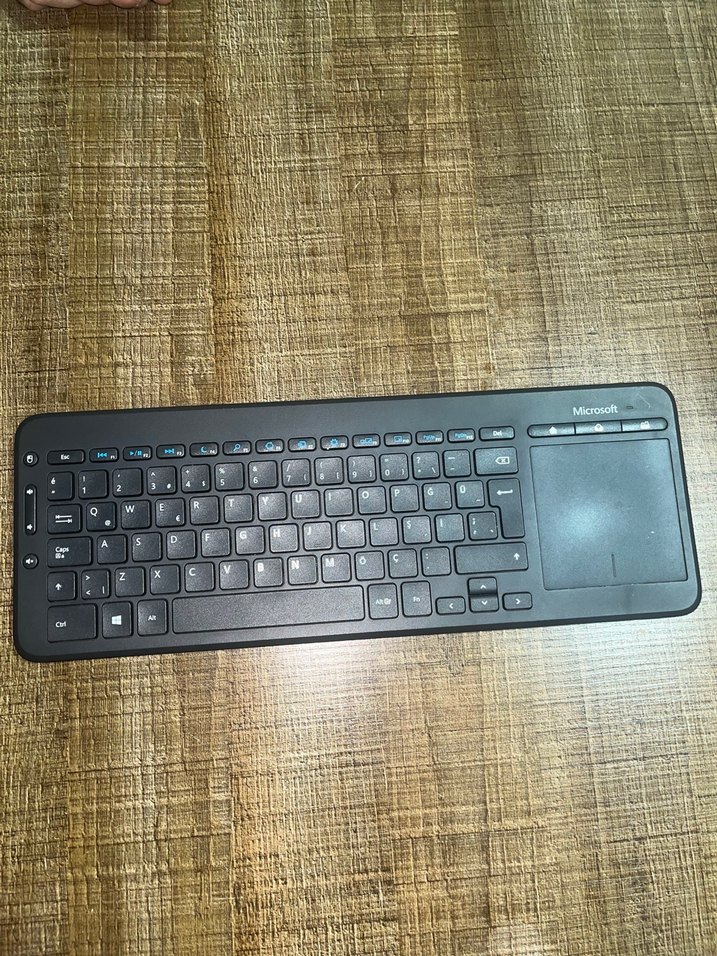 Microsoft N9Z-00017 Türkçe Q Smart TV Klavye - Görsel 2