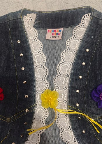 Çiçek İşlemeli Dantelli Kız Kot Yelek - Görsel 2