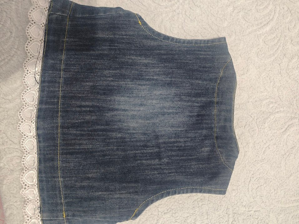 Çiçek İşlemeli Dantelli Kız Kot Yelek - Görsel 4