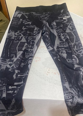 Nike Siyah Beyaz Sehir Desenli Spor Tayt
