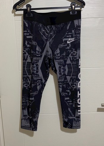 Nike Siyah Beyaz Sehir Desenli Spor Tayt
