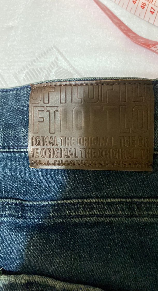 Koyu Mavi Dar Kesim Denim Jean — görsel 4/6