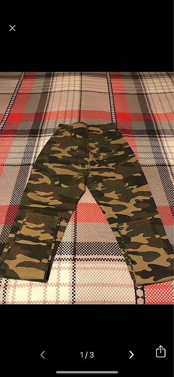 Bershka kamuflaj pantolon