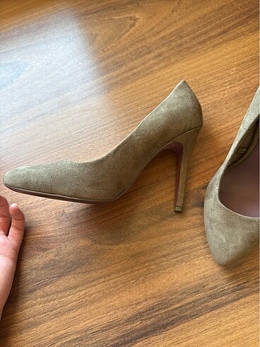 38 Beden haki Renk Bershka süet stiletto