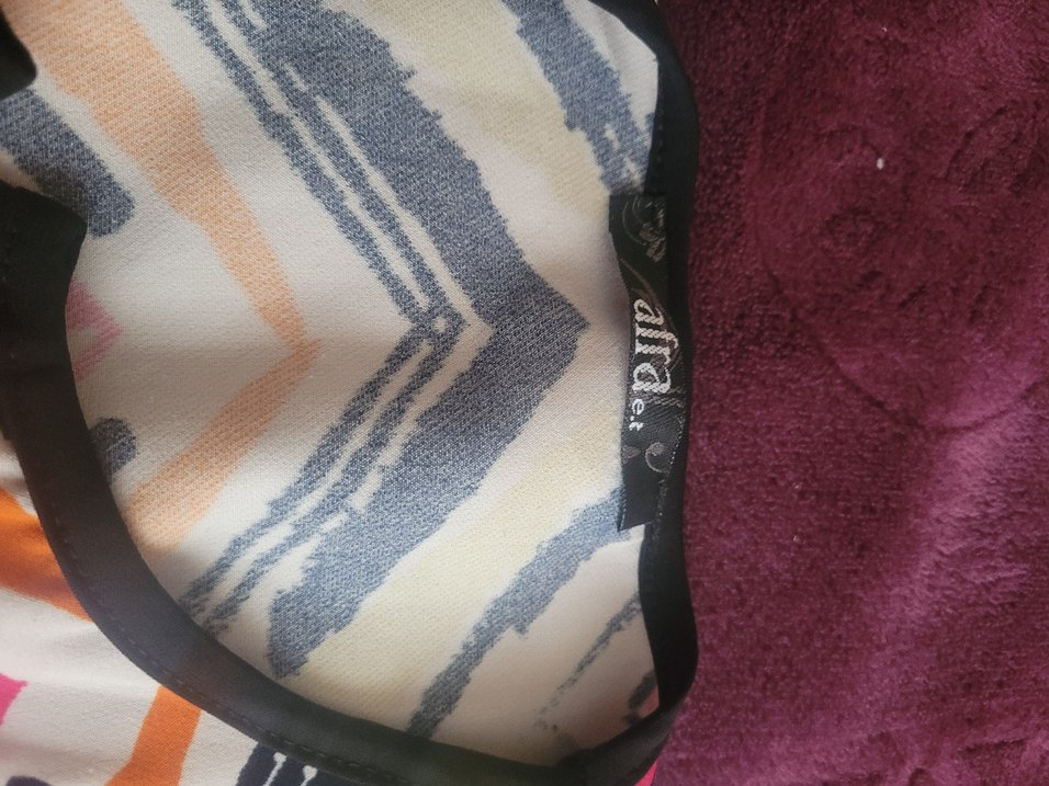 Çok Renkli dügmeli V Yaka Üst tunik - Görsel 3