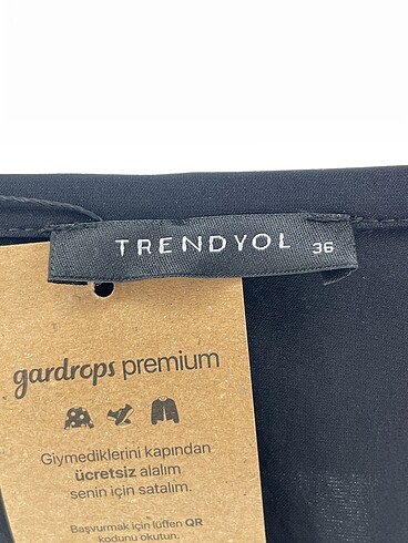 36 Beden siyah Renk Trendyol & Milla Gömlek %70 İndirimli.
