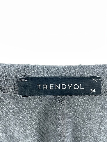 34 Beden gri Renk Trendyol & Milla Düz Kesim %70 İndirimli.