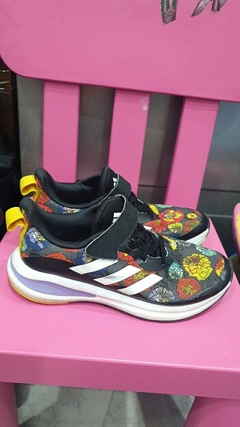 Adidas Adidas marka cocuk ayakkabisi