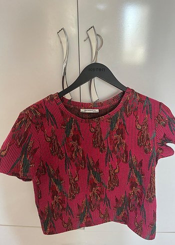 Pilise Detaylı Kısa Pembe Crop Top