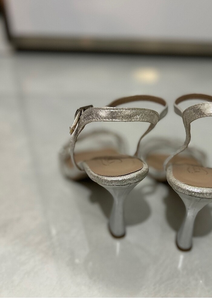 GÜMÜŞ AYAKKABI - Görsel 3