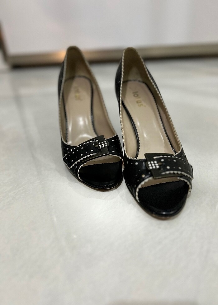 SİYAH TOPUKLU AYAKKABI - Görsel 2