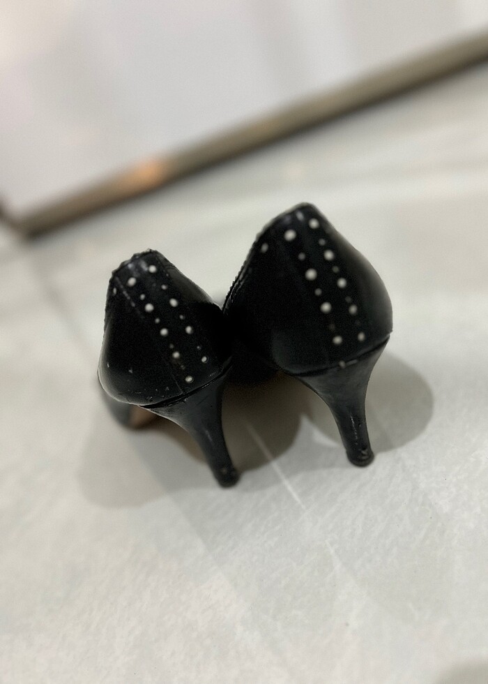 SİYAH TOPUKLU AYAKKABI - Görsel 3