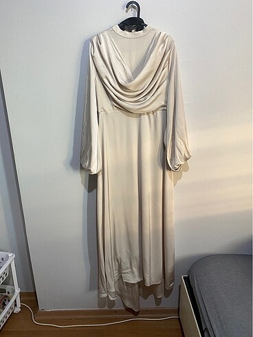 bej rengi abiye tesettüre uygun - Görsel 2