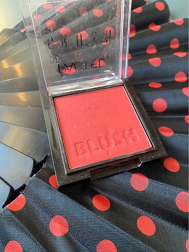 Pastel pastel allık az kullanıldı