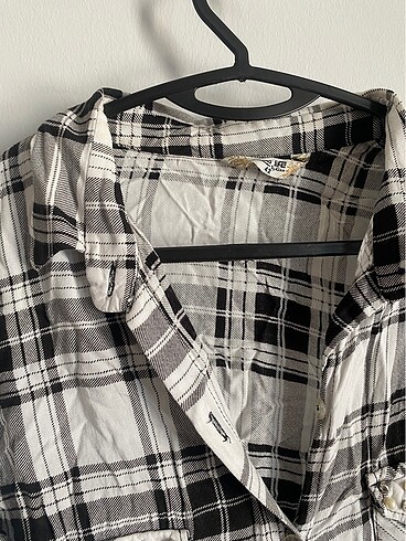 kareli inci detaylı gömlek - Görsel 3