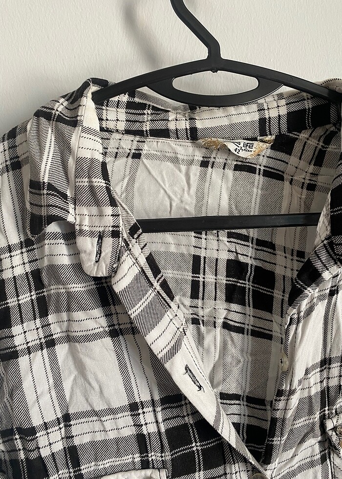 kareli inci detaylı gömlek - Görsel 3